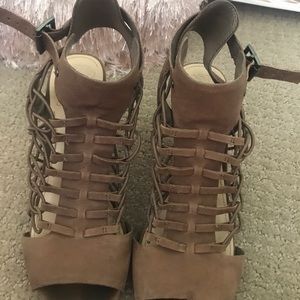 VINCE CAMUTO sandals